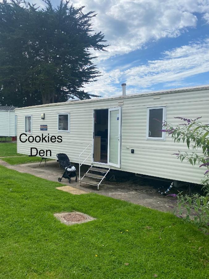 Отель Cookies Den Уэймут Экстерьер фото